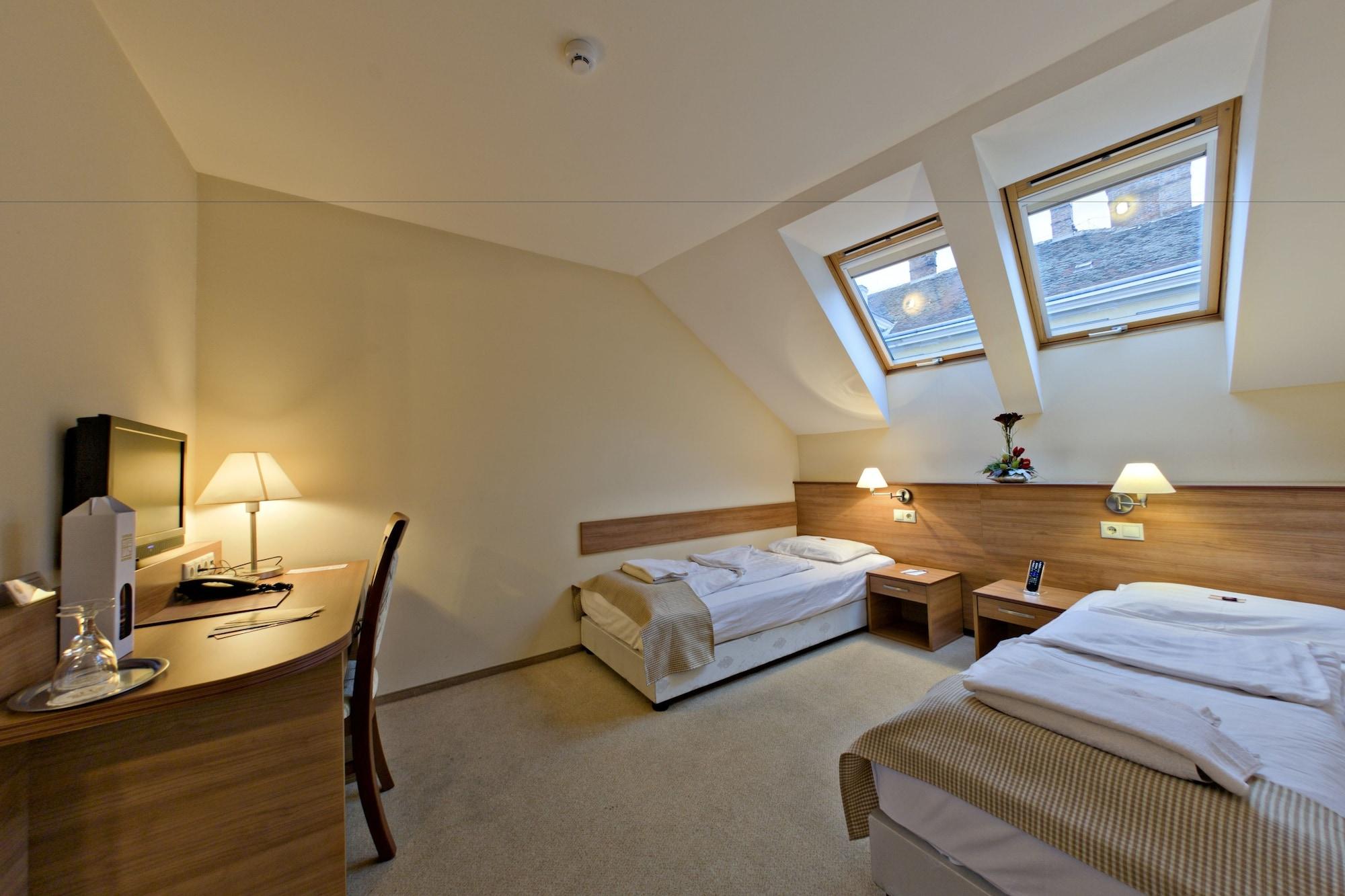 Hotel Civitas Sopron Ngoại thất bức ảnh