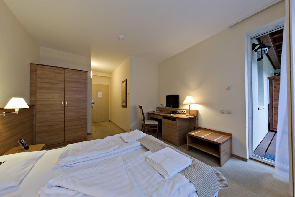 Hotel Civitas Sopron Ngoại thất bức ảnh