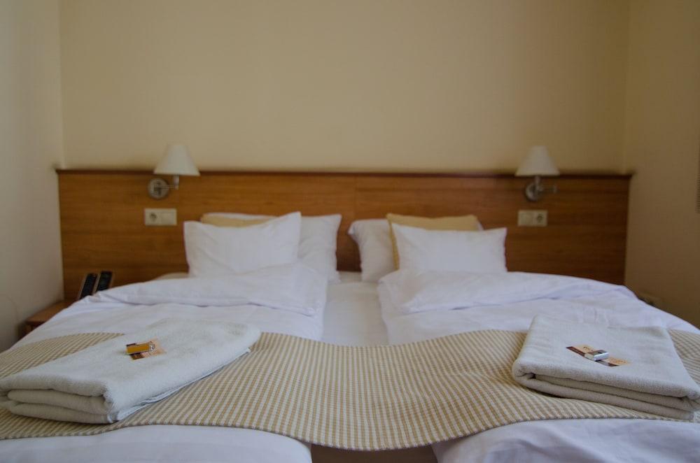 Hotel Civitas Sopron Ngoại thất bức ảnh